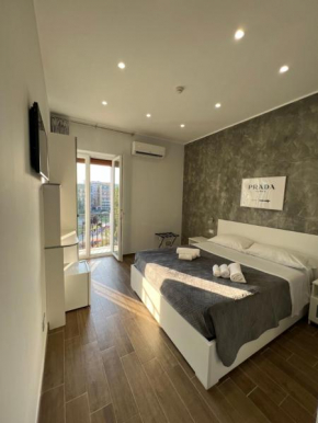 METROPOLIS HOME
